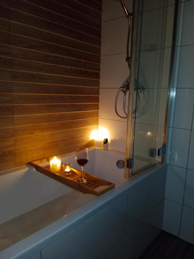 Apartament Na Zielonej Z Tarasem Apartment Pila Exterior photo